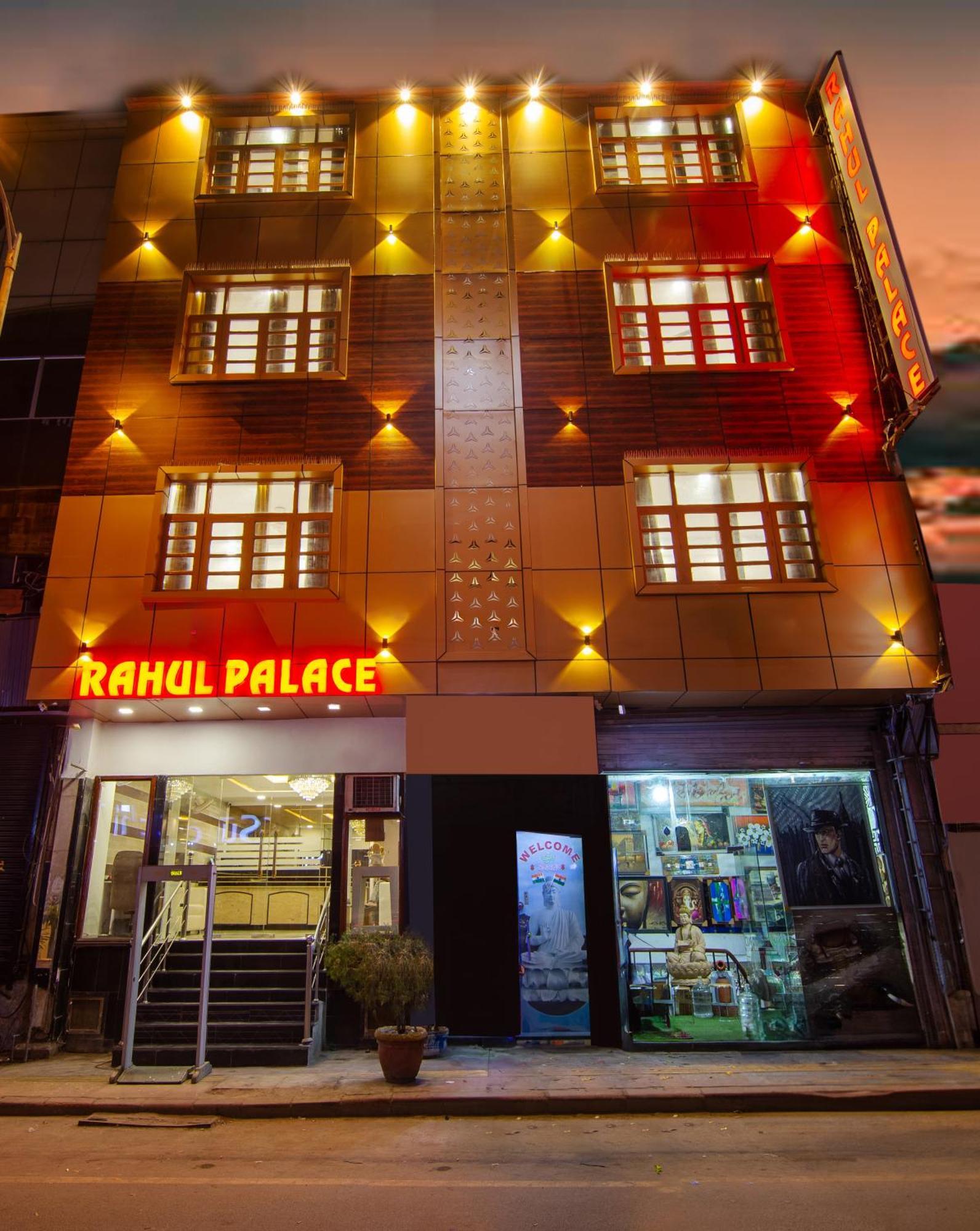 Rahul Palace By Golden Tree Near Metro Station And Ajmal Khan Market Neu-Delhi Exterior foto