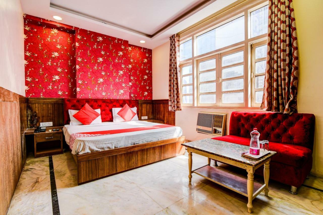 Rahul Palace By Golden Tree Near Metro Station And Ajmal Khan Market Neu-Delhi Exterior foto