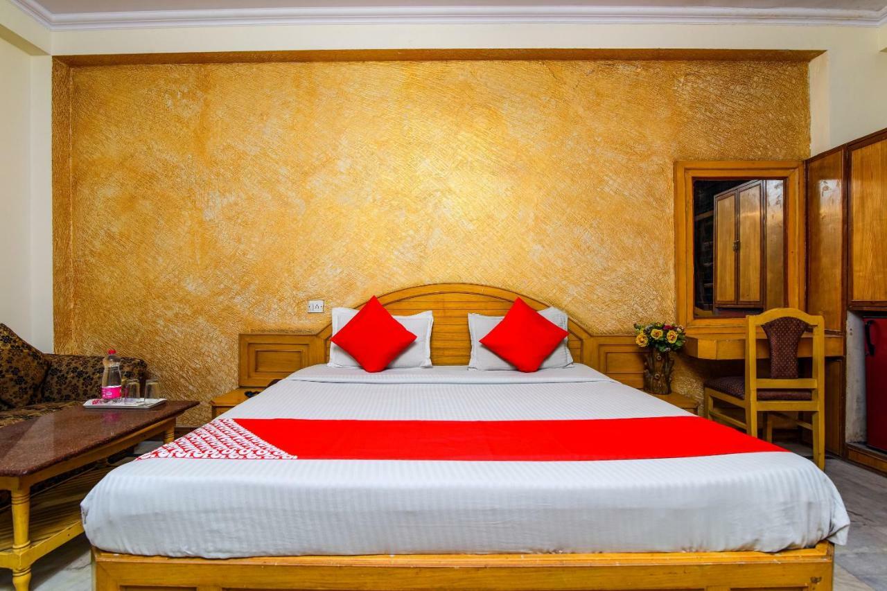 Rahul Palace By Golden Tree Near Metro Station And Ajmal Khan Market Neu-Delhi Exterior foto